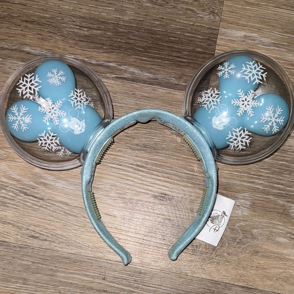 Disney Accessories - Disney Light Blue light up Snowflake Mickey Ear Headband